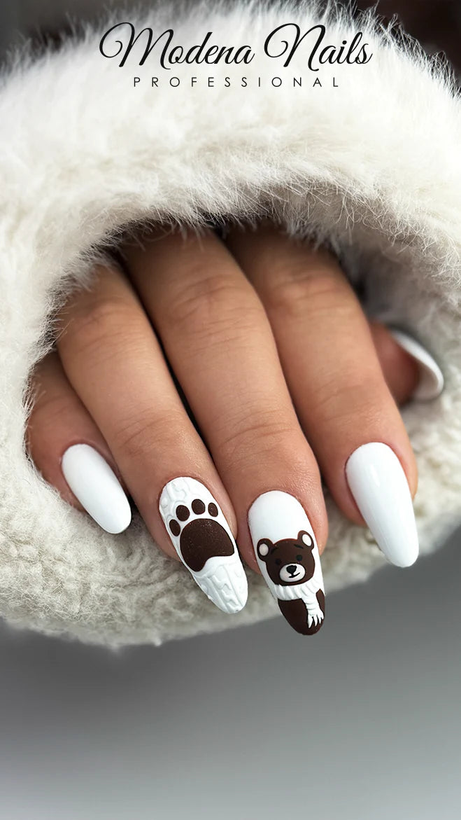 Zimowe paznokcie 2025 — trendy, inspiracje i świąteczny blask