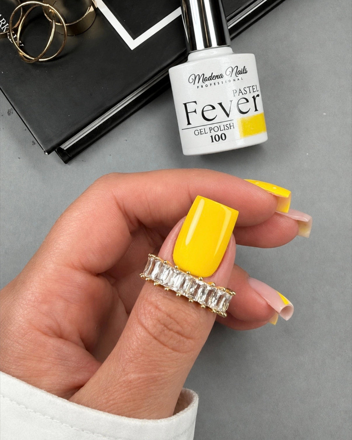 Lakier Hybrydowy FEVER Pastel 7,3ml - 100