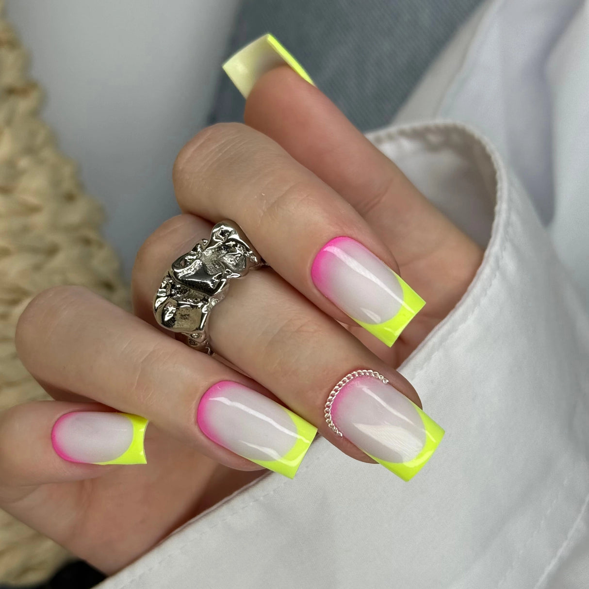 Lakier Hybrydowy FEVER Neon 7,3ml - 122